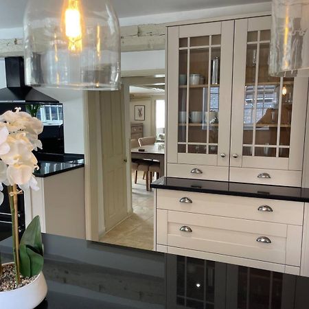 Elegant Oak Beamed House In Pretty Village - Cambridge Homehost Buckden  Extérieur photo