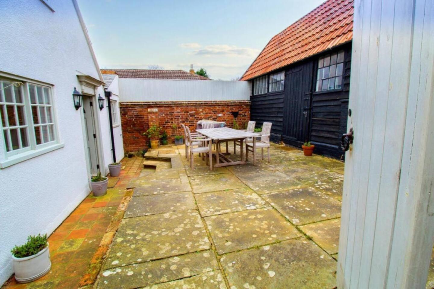 Elegant Oak Beamed House In Pretty Village - Cambridge Homehost Buckden  Extérieur photo
