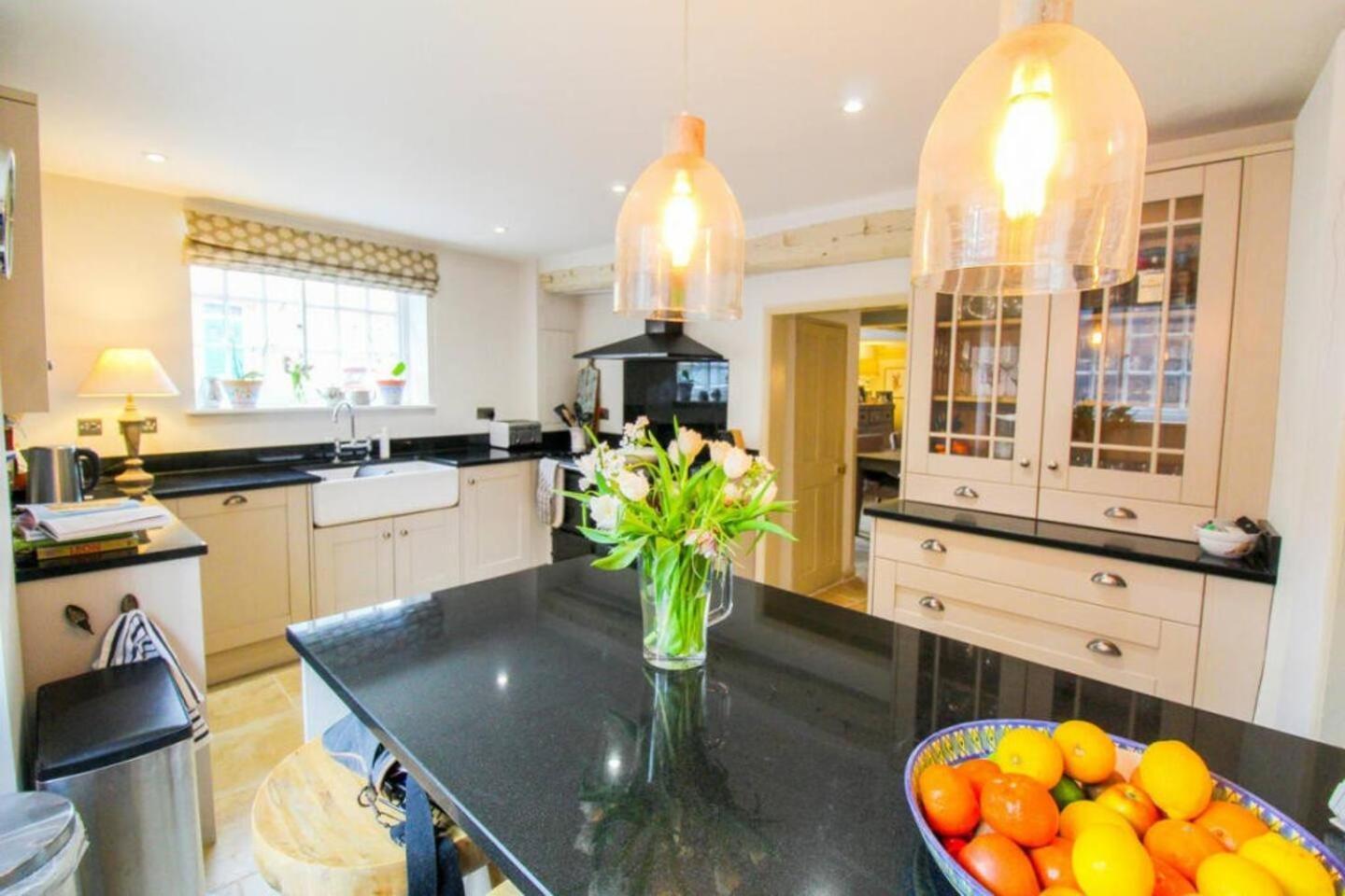 Elegant Oak Beamed House In Pretty Village - Cambridge Homehost Buckden  Extérieur photo