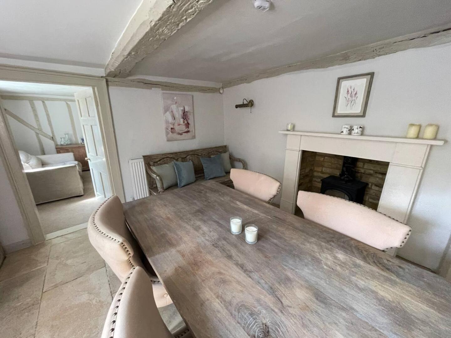 Elegant Oak Beamed House In Pretty Village - Cambridge Homehost Buckden  Extérieur photo
