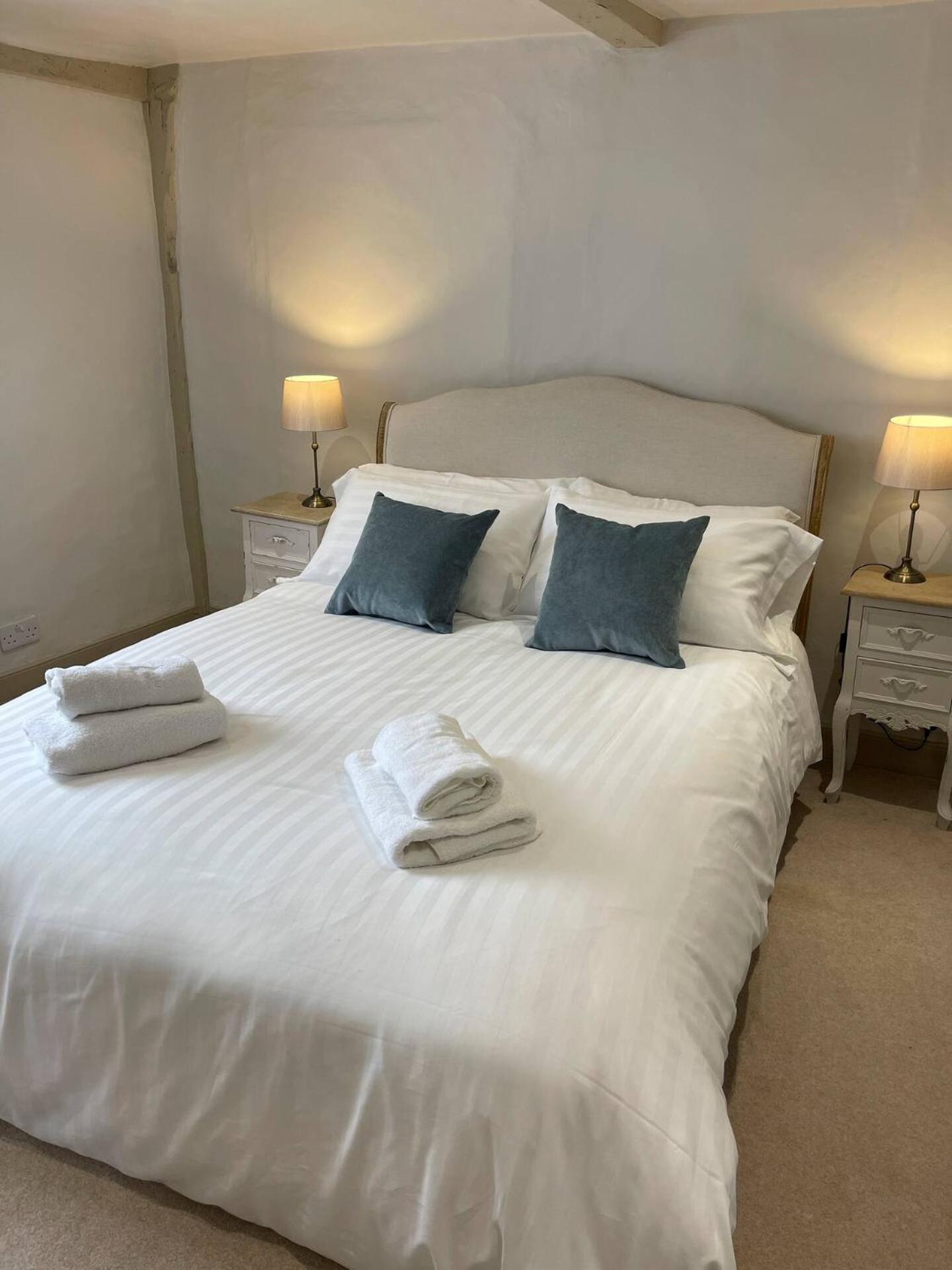 Elegant Oak Beamed House In Pretty Village - Cambridge Homehost Buckden  Extérieur photo